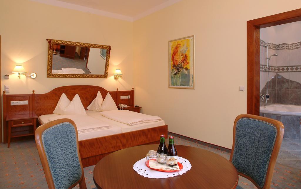וילאך Altstadt Hotel Mosser מראה חיצוני תמונה
