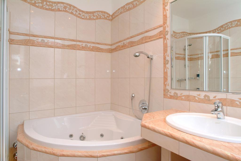 וילאך Altstadt Hotel Mosser מראה חיצוני תמונה